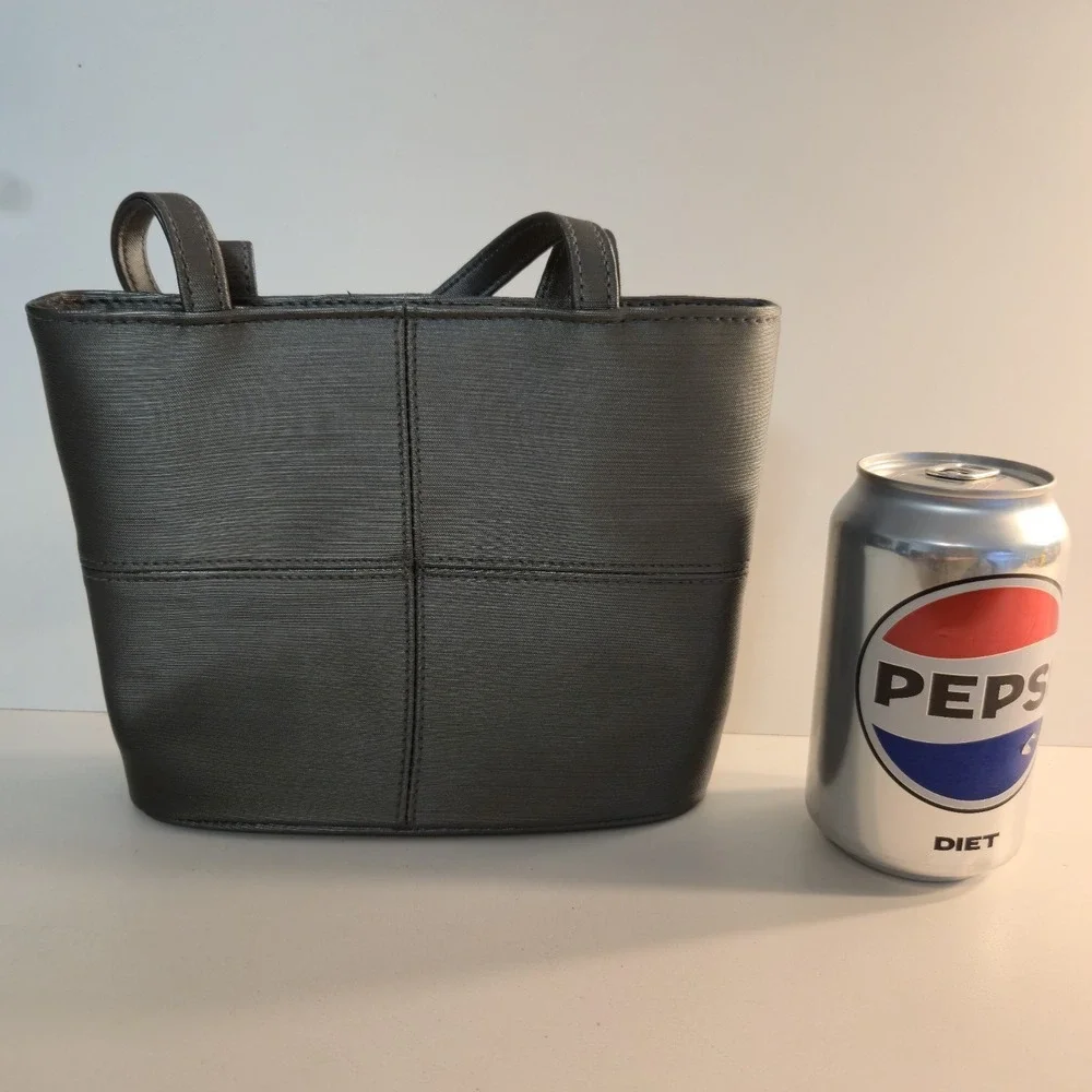 Elizabeth Arden Silver Gray Satin Evening Special Occasion Bag Snap Closure‎